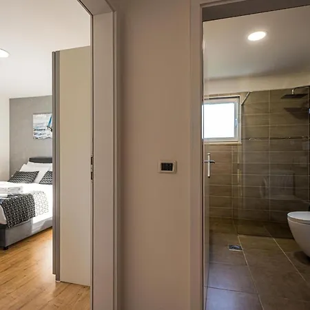 Schoene Beauty Fuer 6 Personen Und 1 Kind Holiday home