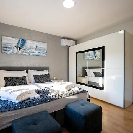 Schoene Beauty Fuer 6 Personen Und 1 Kind Holiday home *