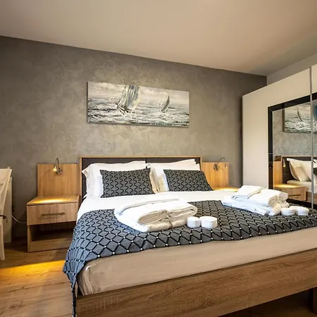 Schoene Beauty Fuer 6 Personen Und 1 Kind Holiday home
