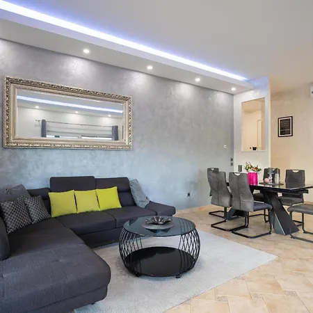 Schoene Beauty Fuer 6 Personen Und 1 Kind Holiday home Brajkovici (Kanfanar)